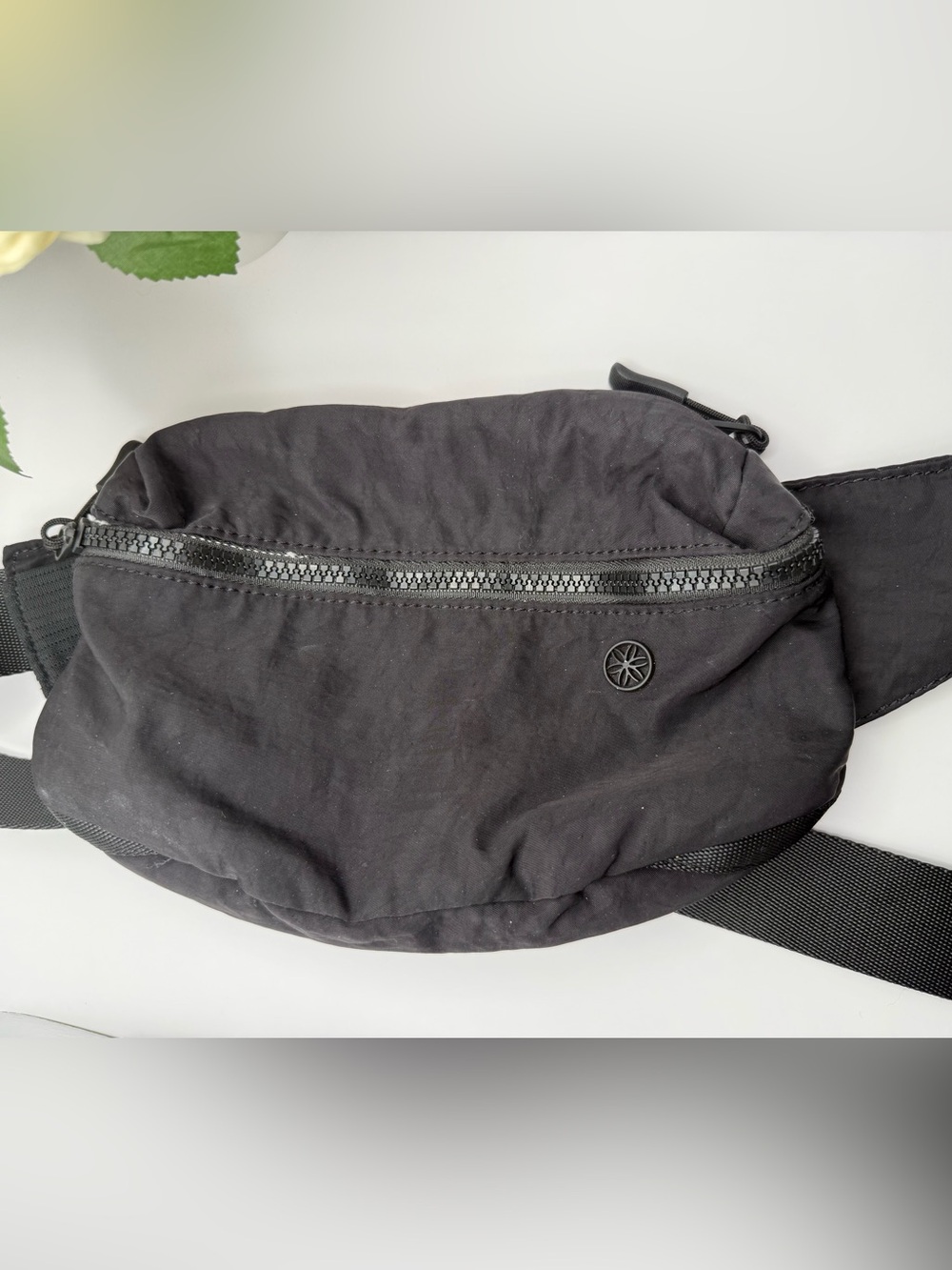 Gaiam Sidekick Adjustable Crossbody Bag Waist Pack Neoprene Multi Pocket